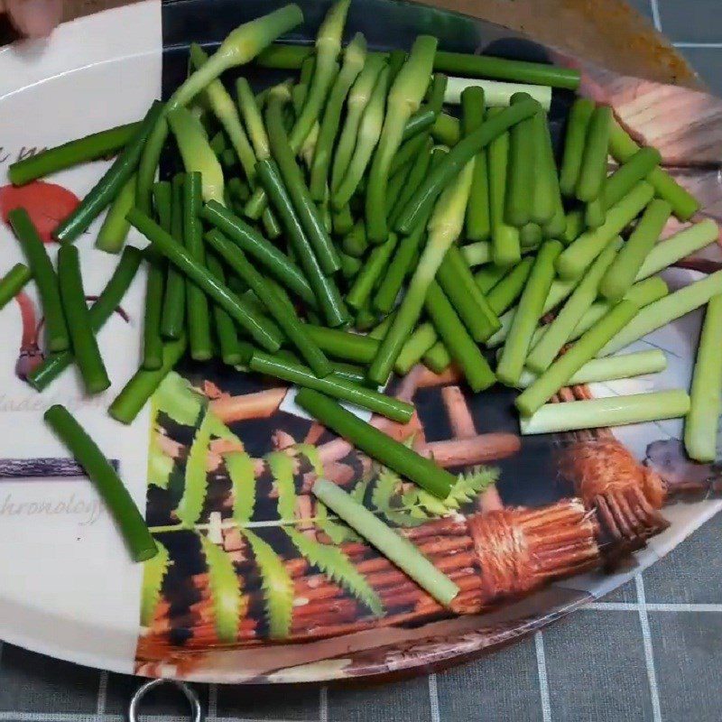 Step 1 Prepare the garlic shoots Garlic Shoots Stir-fried with Mushrooms