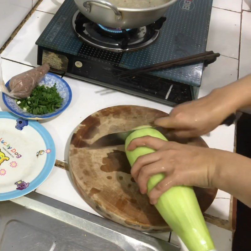 Step 1 Prepare the ingredients for Fish Cake Soup with Squash