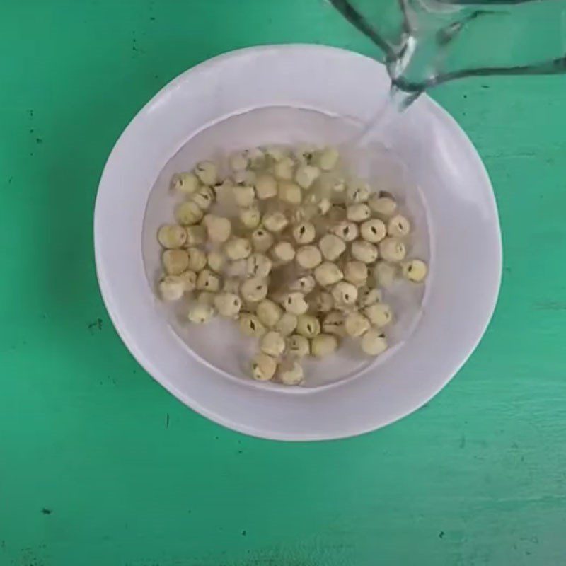 Step 1 Prepare the ingredients for Pigeon Stew with Mung Beans