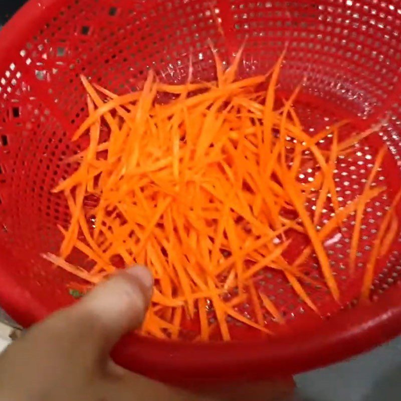 Step 1 Prepare the ingredients for Fried Tofu with Soy Sauce (recipe shared by a user)