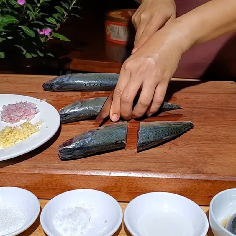 Step 1 Prepare Ingredients Mackerel for Stewing