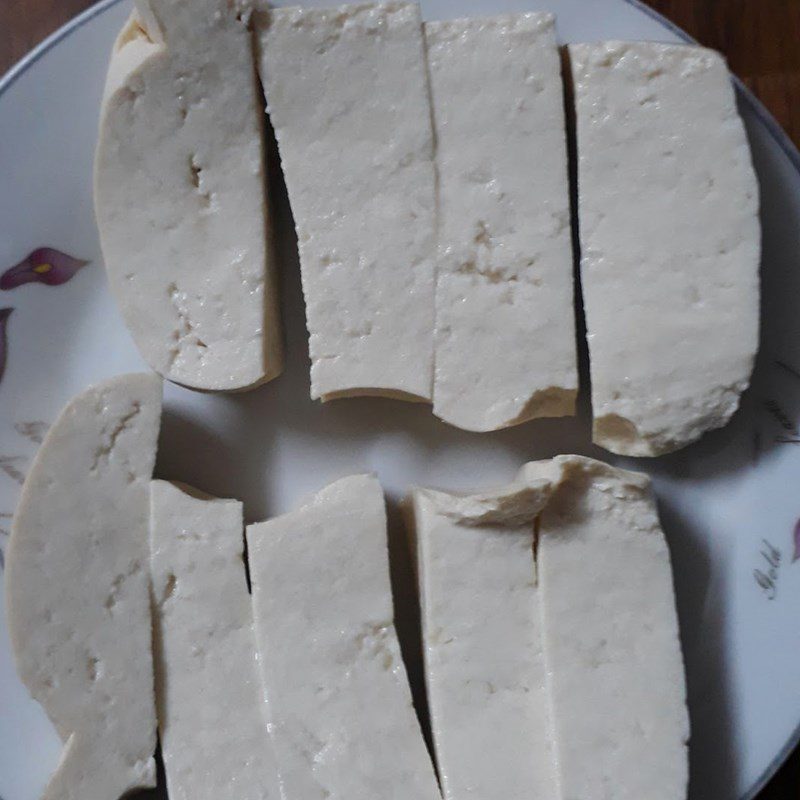 Step 1 Prepare the ingredients for Fried Straw Mushrooms with Tofu