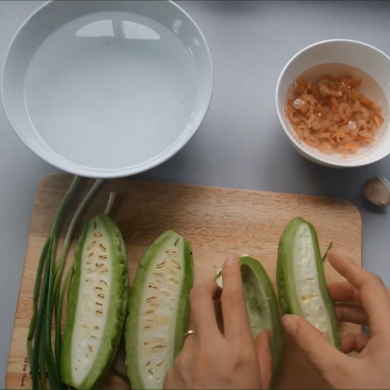 Step 1 Prepare ingredients for bamboo shoot rolled pork stew