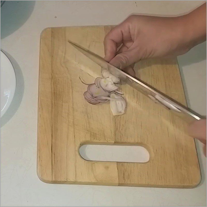 Step 1 Prepare ingredients for Stir-fried Vermicelli with Bean Sprouts and Vegetarian Mushrooms