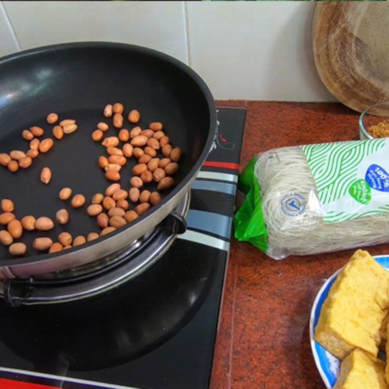 Step 1 Prepare the ingredients for Stir-fried rice noodles