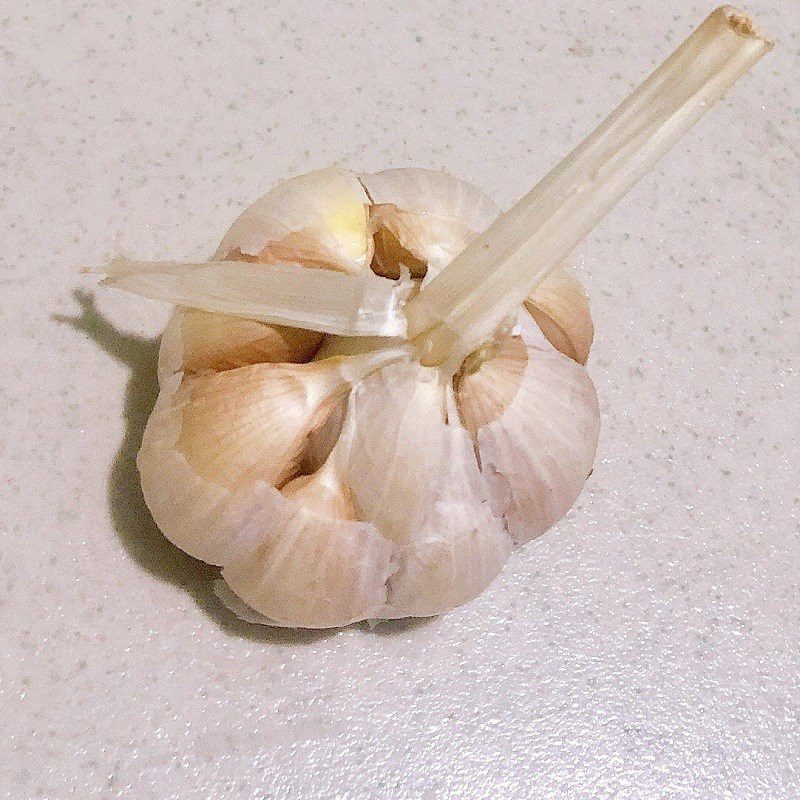 Step 1 Prepare the ingredients for Stir-fried Okra with Garlic