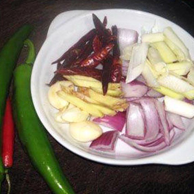 Step 1 Prepare ingredients Spicy crab stir-fry