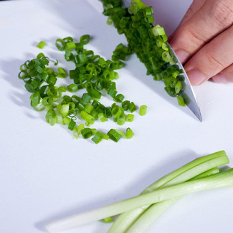 Step 1 Prepare the ingredients for Stir-fried Bottle Gourd with Dried Shrimp