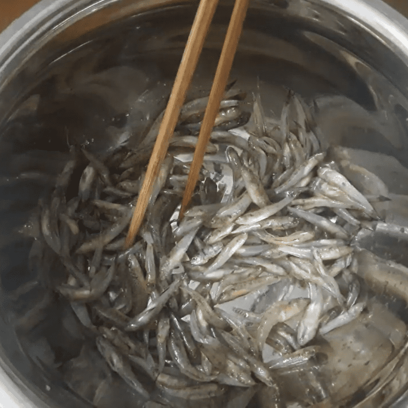 Step 1 Prepare the ingredients for Crispy Fried Goby with Garlic Butter