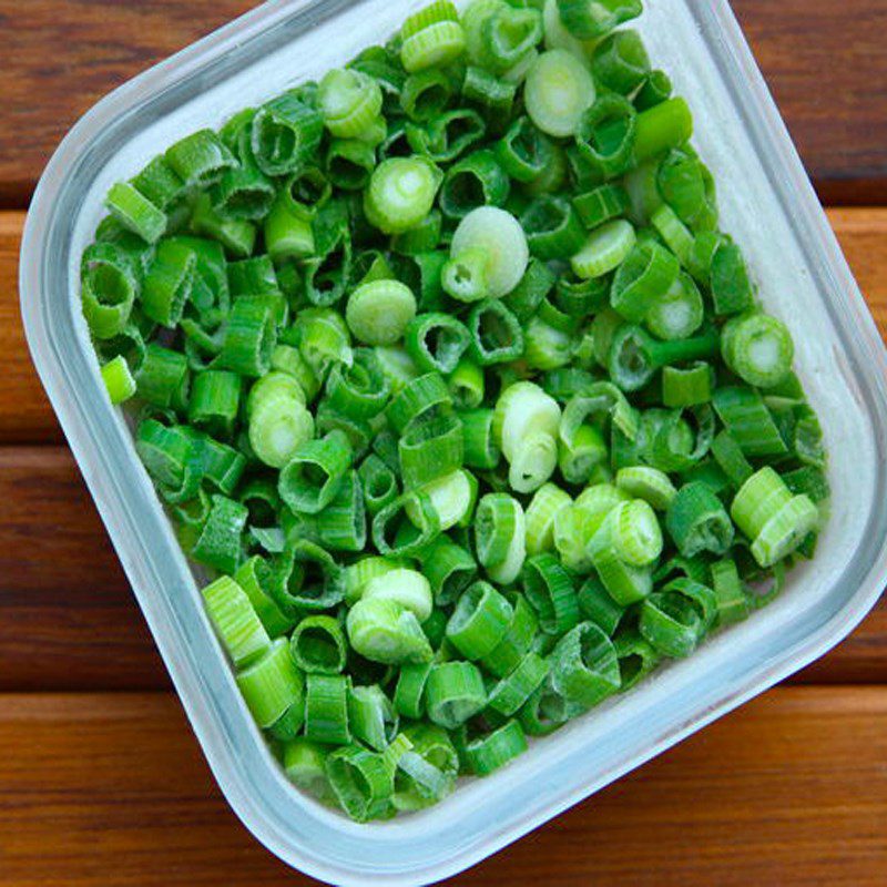 Step 1 Prepare the ingredients for Chrysanthemum soup (tần ô) with minced meat