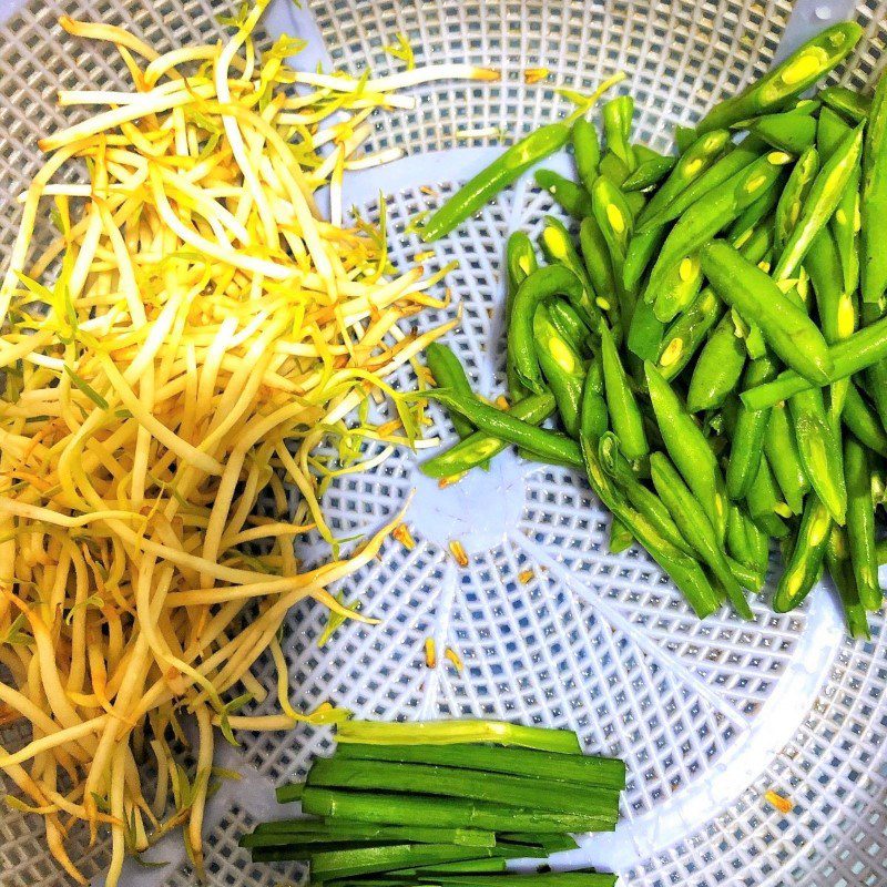 Step 1 Prepare the ingredients Fried Rice Noodles (recipe shared by a user)