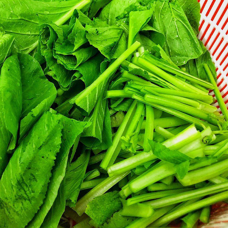 Step 1 Prepare ingredients for Sweet Mustard Greens Soup with Meatballs