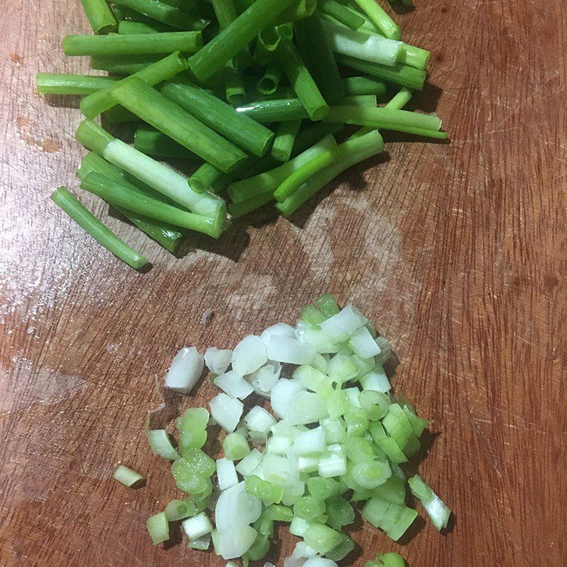 Step 1 Prepare ingredients for Braised Pomfret with Pepper (recipe shared by a user)