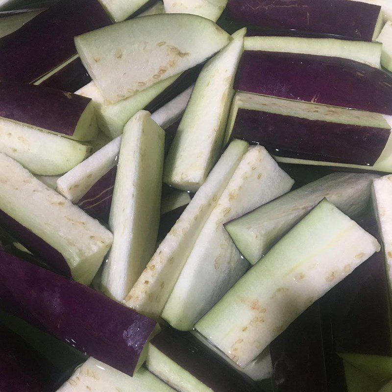 Step 1 Prepare the ingredients for Stir-fried Eggplant with Minced Meat