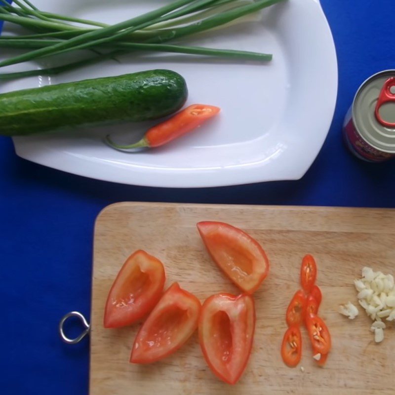 Step 1 Prepare ingredients for Fried Mackerel Fillet with Tomato Sauce