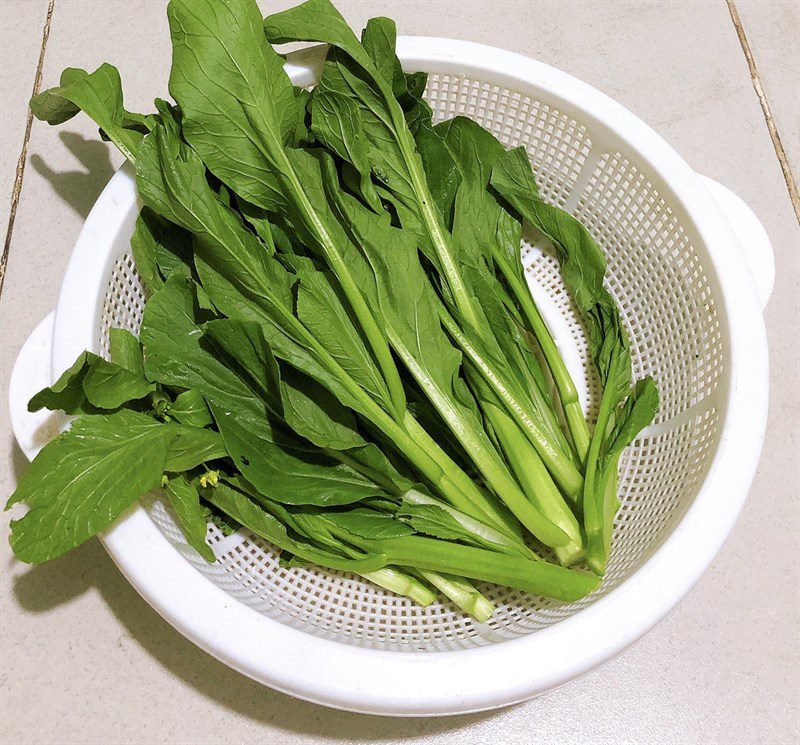 Step 1 Prepare the ingredients Garlic Stir-Fried Mustard Greens