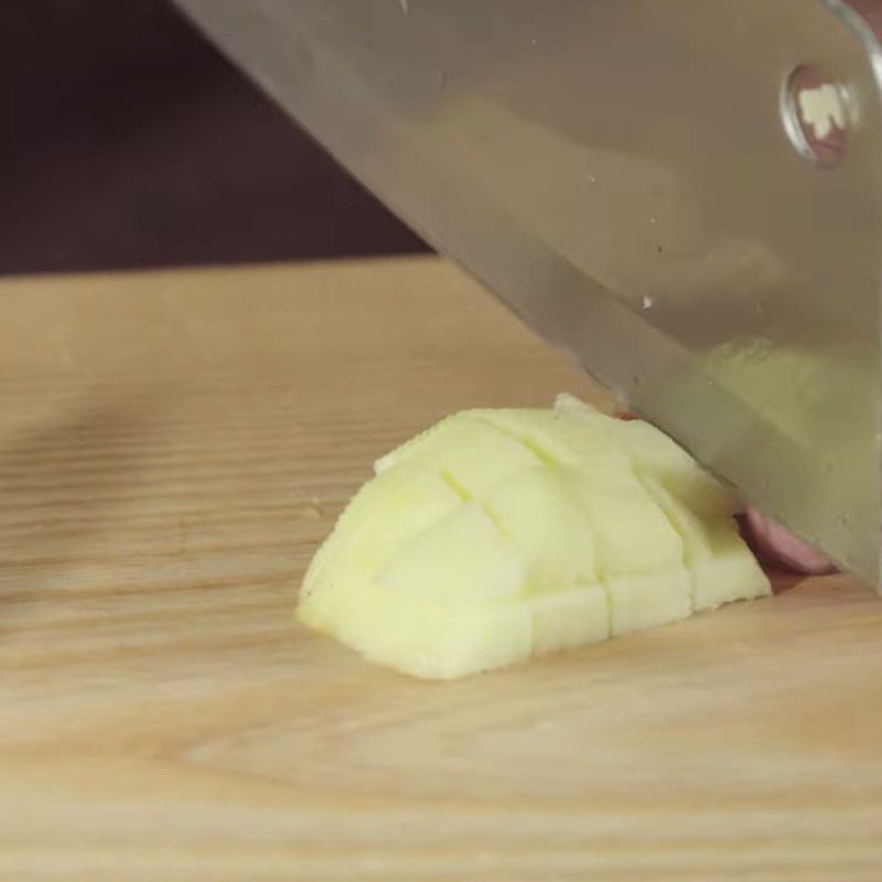 Step 1 Prepare the ingredients for crispy fried sandwich with apple sauce filling