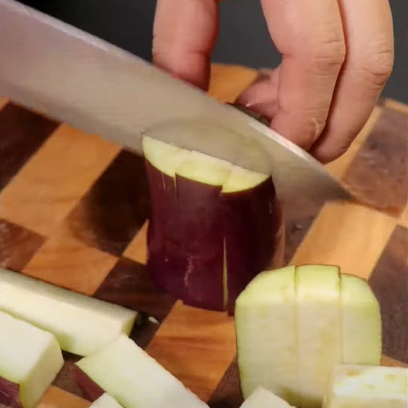 Step 1 Prepare the ingredients for Stir-fried Eggplant with Pork Belly