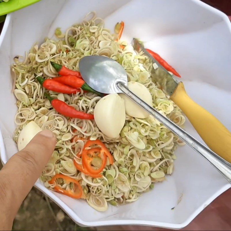 Step 1 Prepare the ingredients for Grilled Frog with Chao