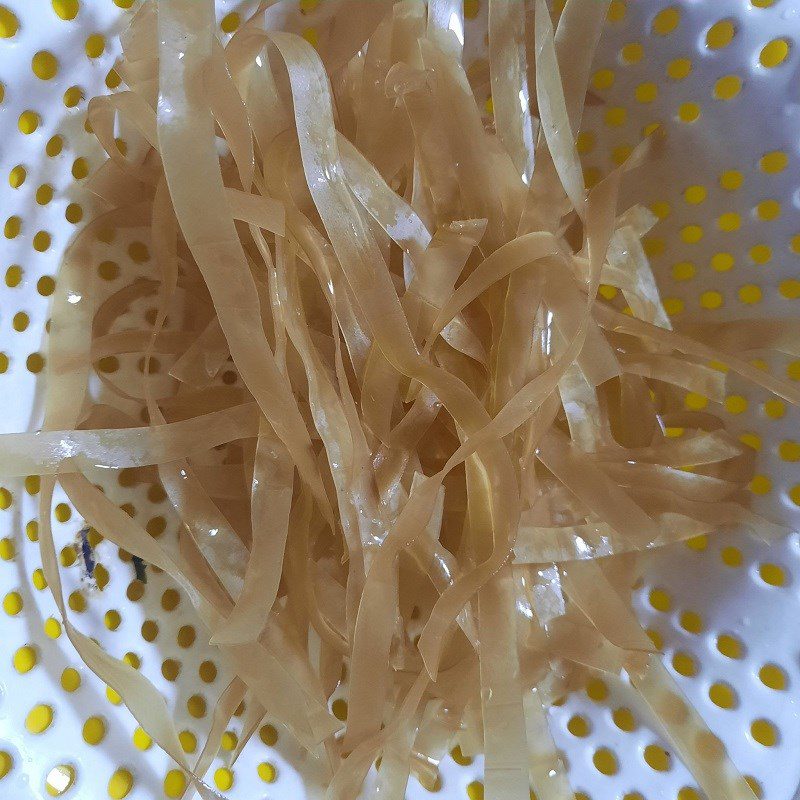 Step 1 Prepare ingredients for Crab noodle stir-fried with chicken intestine