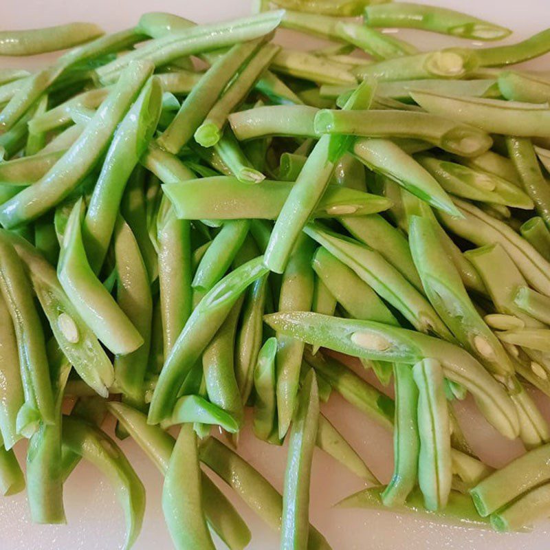 Step 1 Prepare the ingredients for Stir-fried Beef with Green Beans