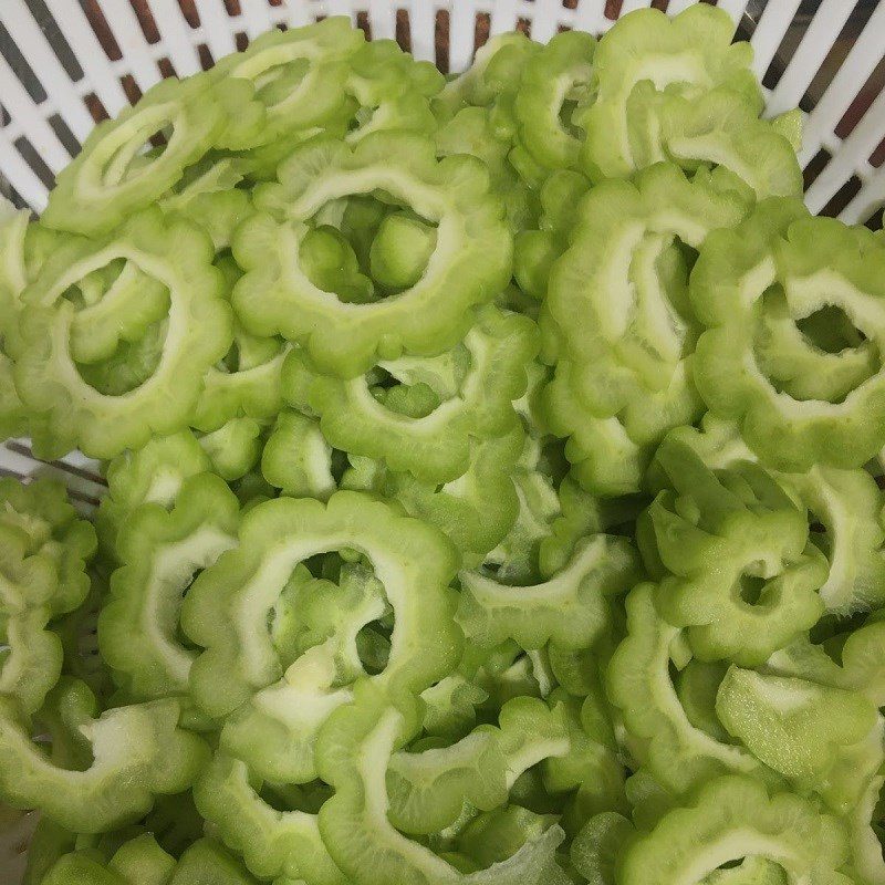 Step 1 Prepare the ingredients for Bitter Melon Soup with Minced Meat