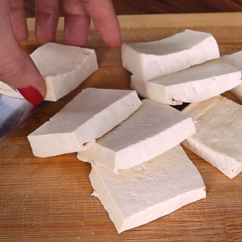 Step 1 Prepare the ingredients Fried tofu with scallion oil and pork floss