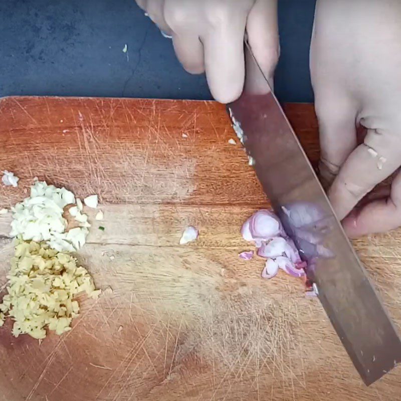 Step 1 Prepare the ingredients for Fried Tofu with Scallion Sauce