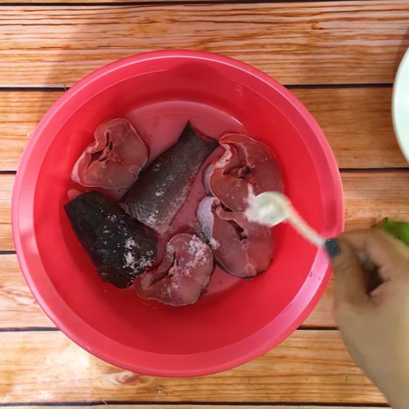 Step 1 Prepare the Ingredients for Snakehead Fish Braised with Green Bananas