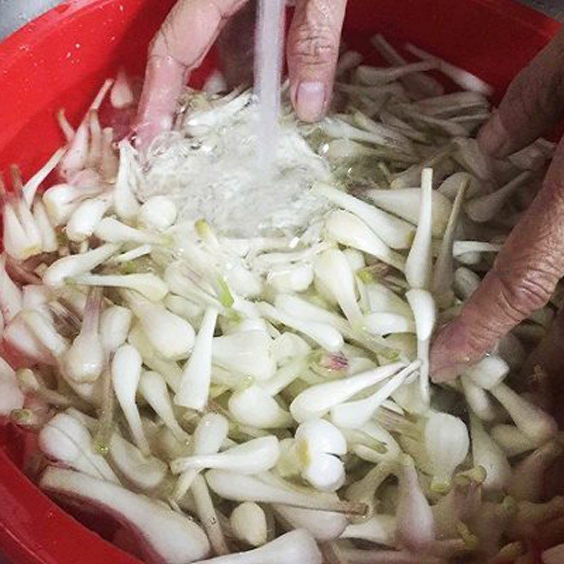 Step 2 Prepare other ingredients for snakehead fish braised with pepper