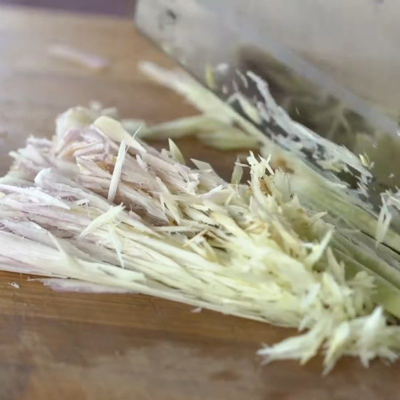 Step 2 Prepare the ingredients for fried frog with pepper leaf