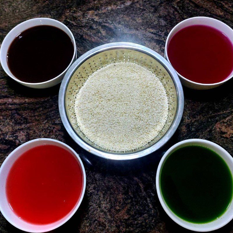 Step 1 Prepare ingredients and create colors for multi-colored sticky rice