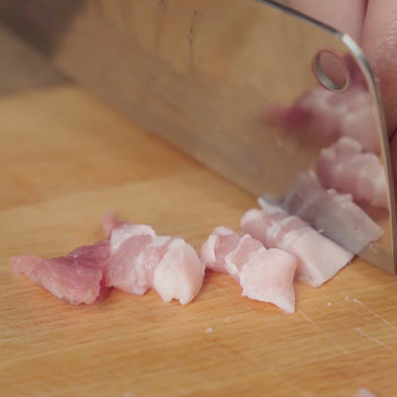 Step 1 Prepare the ingredients and marinate the meat for Moon Cake with sticky rice filling and braised pork