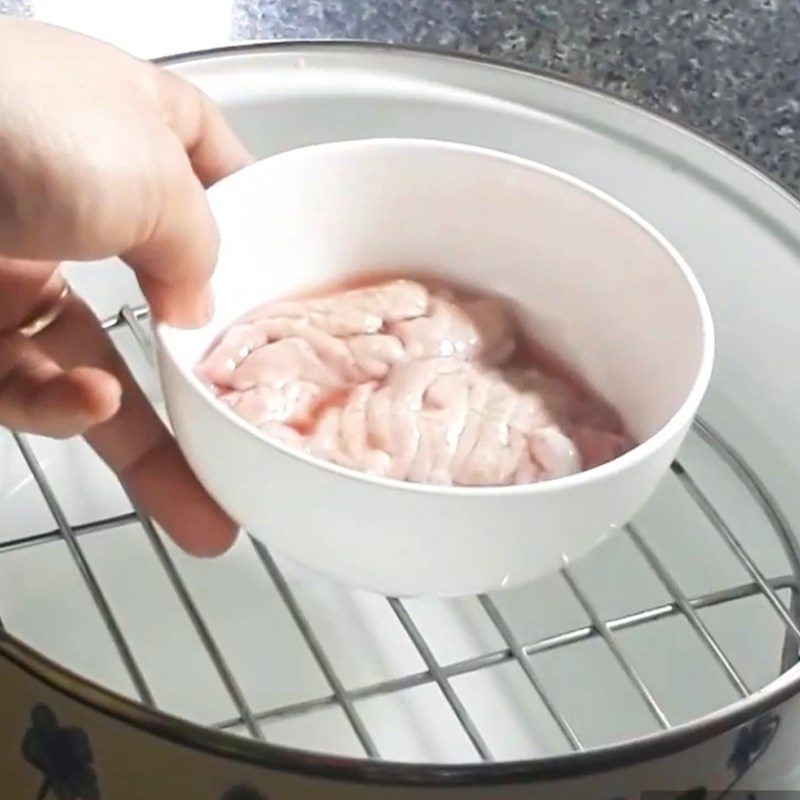 Step 2 Preparing pig brain Pig brain soup