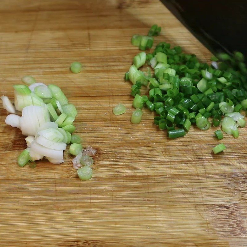 Step 1 Prepare the ingredients for Braised Pork Belly with White Radish without coloring