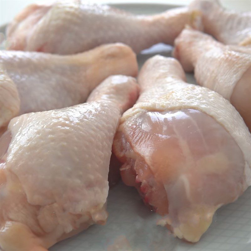 Step 1 Prepare the chicken for Stir-fried Papaya with Chicken