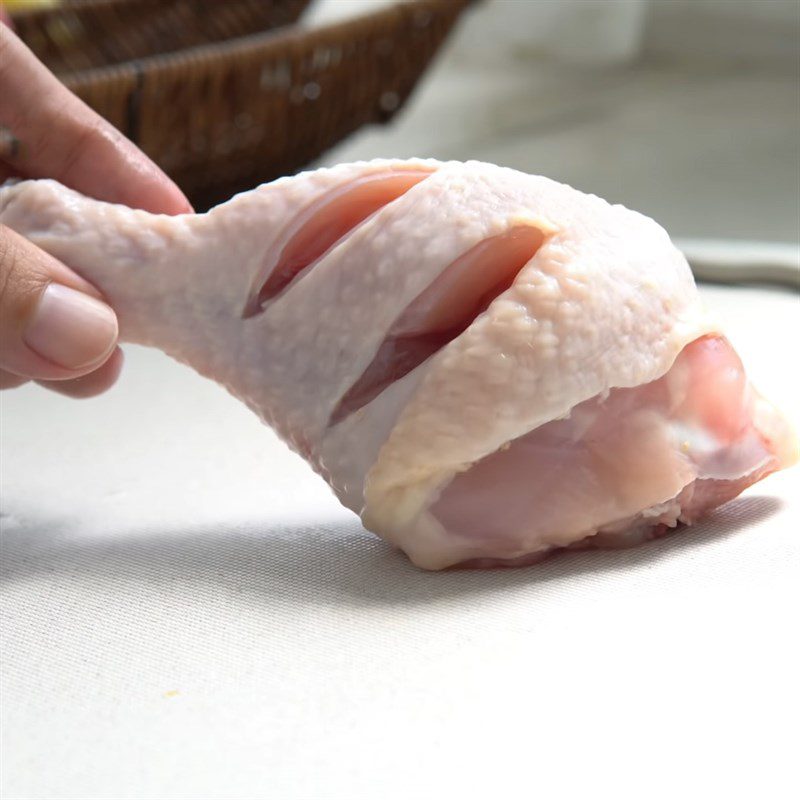 Step 1 Prepare the chicken for Stir-fried Papaya with Chicken