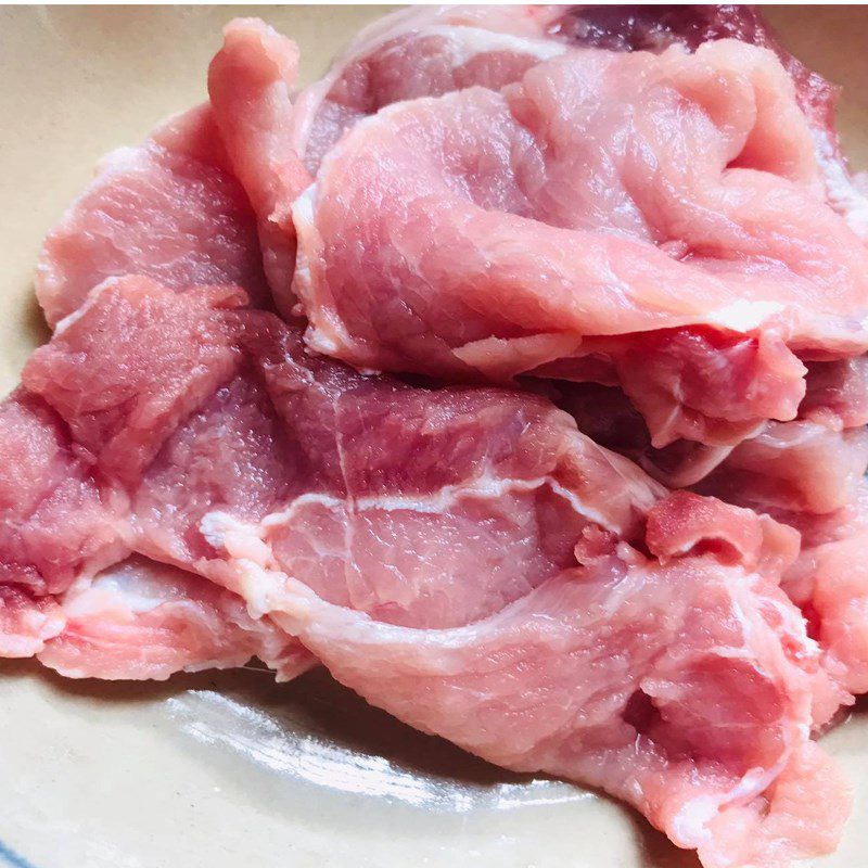 Step 1 Prepare the pork Meat coated with breadcrumbs