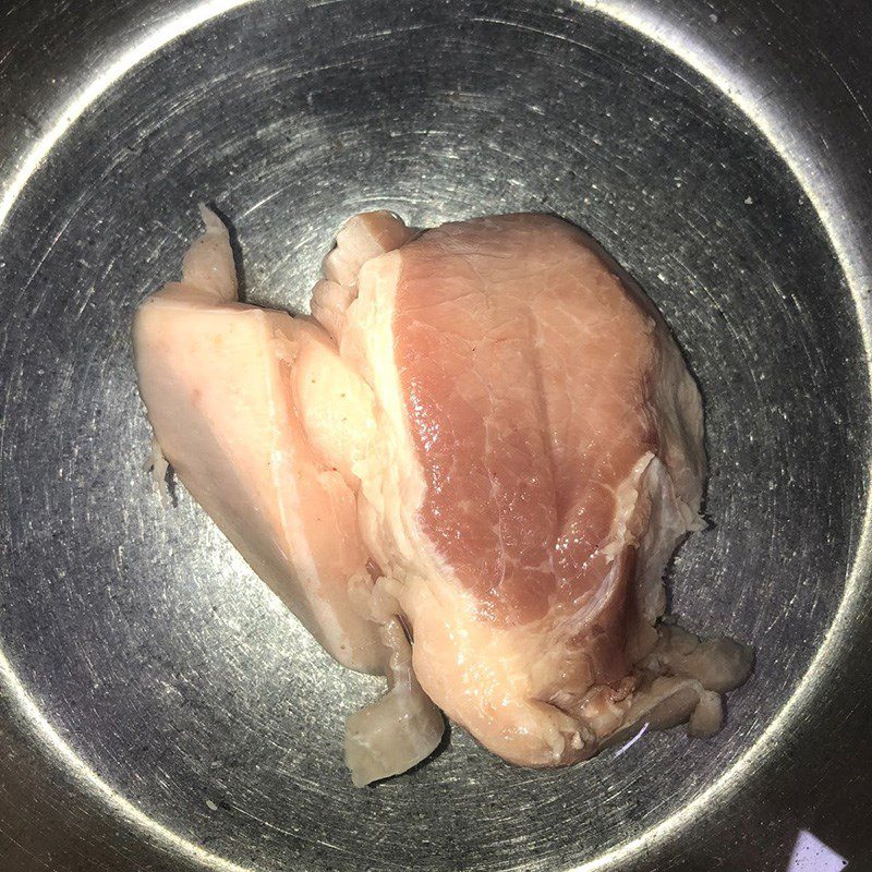 Step 2 Prepare the pork and other ingredients Fresh bamboo shoots stir-fried with pork