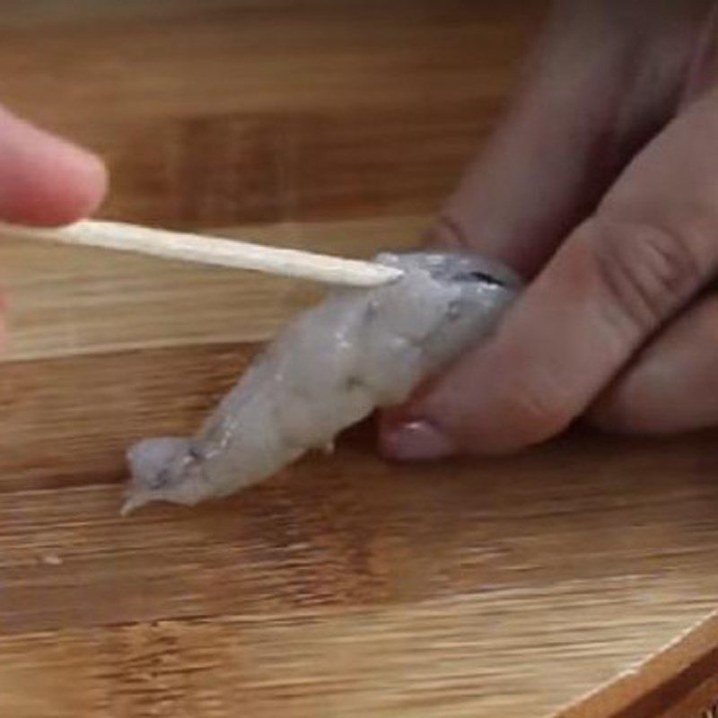 Step 1 Prepare the ingredients for Salty Fried Shrimp