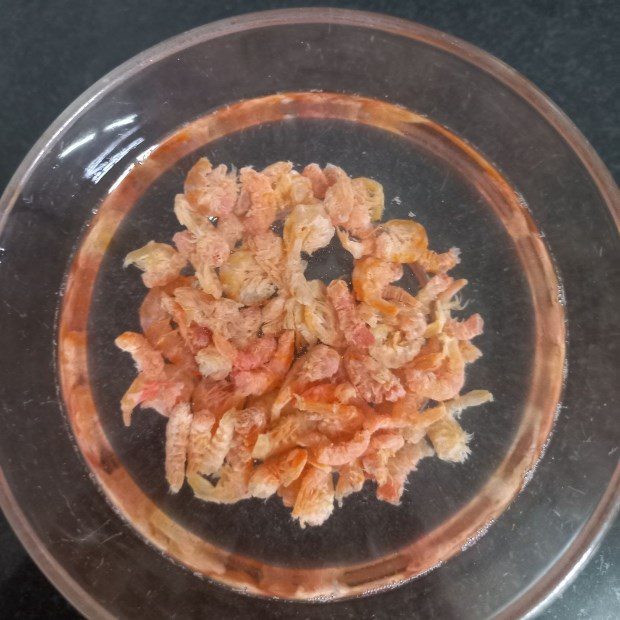 Step 1 Prepare the dried shrimp for Moringa Soup with Dried Shrimp