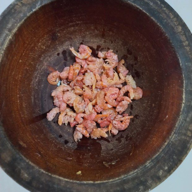 Step 1 Prepare the dried shrimp for Moringa Soup with Dried Shrimp