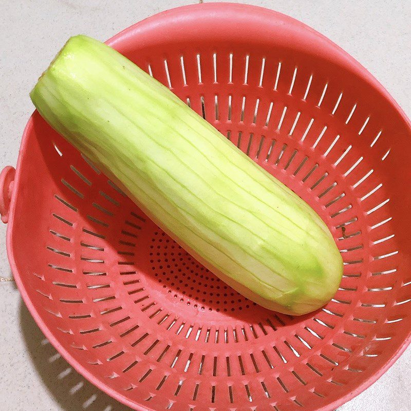 Step 1 Prepare the gourd Stir-fried gourd with eggs