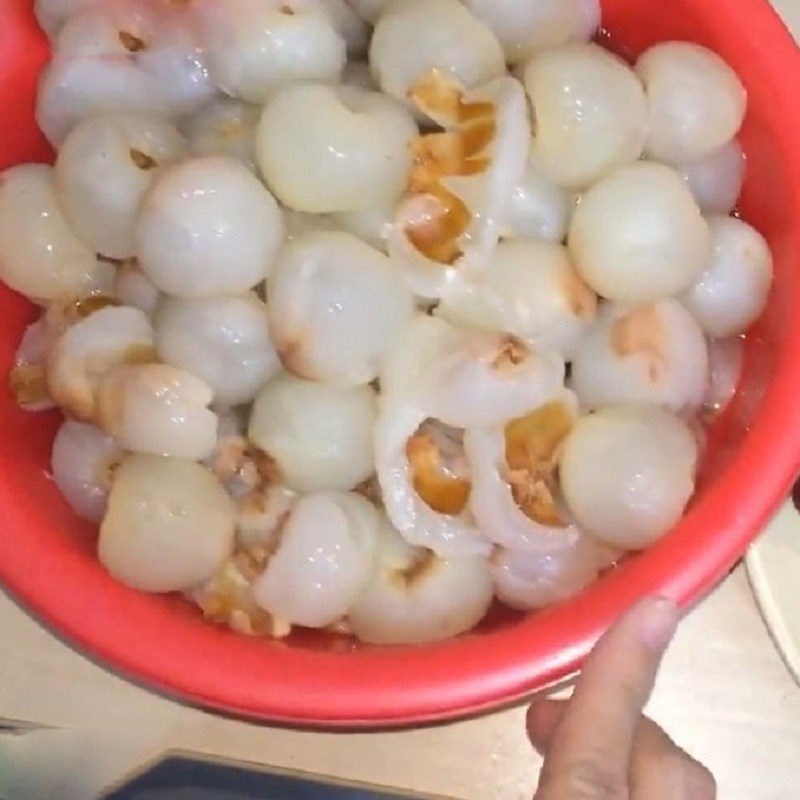 Step 1 Prepare the fruits for Rambutan and Lychee Dessert