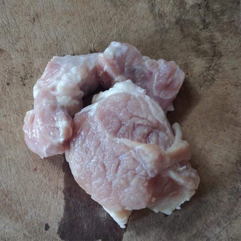 Step 1 Prepare and chop pork for the sweet cabbage soup with minced meat