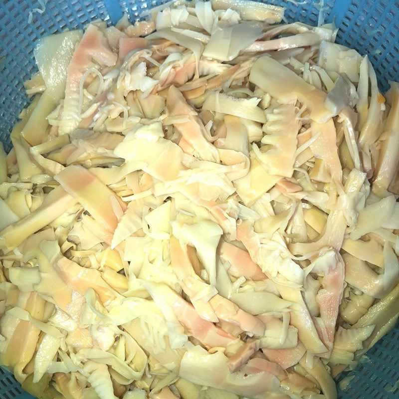 Step 1 Preparing and boiling bamboo shoots Fresh bamboo shoots stir-fried with pork