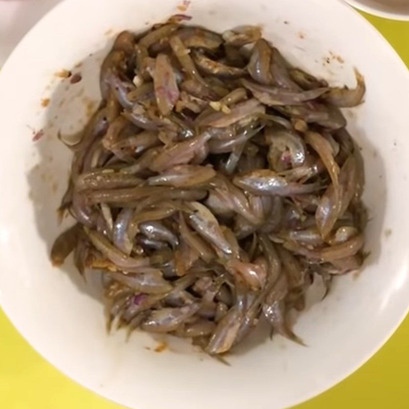 Step 1 Prepare and marinate the fish Crispy fried catfish