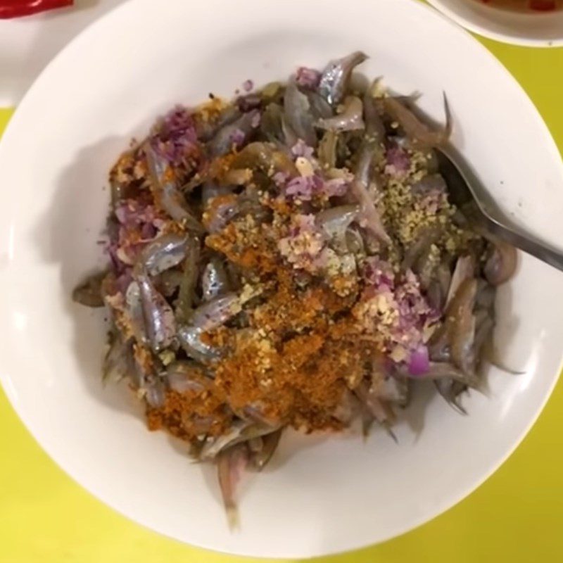 Step 1 Prepare and marinate the fish Crispy fried catfish