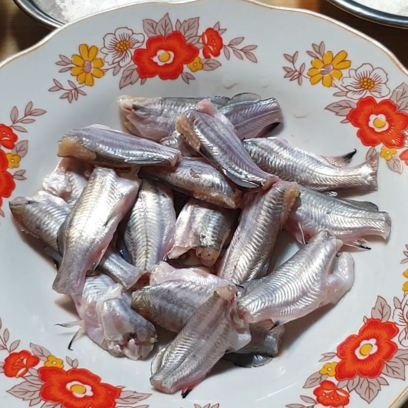 Step 1 Prepare and Marinate the Snakehead Fish for Braised Snakehead Fish