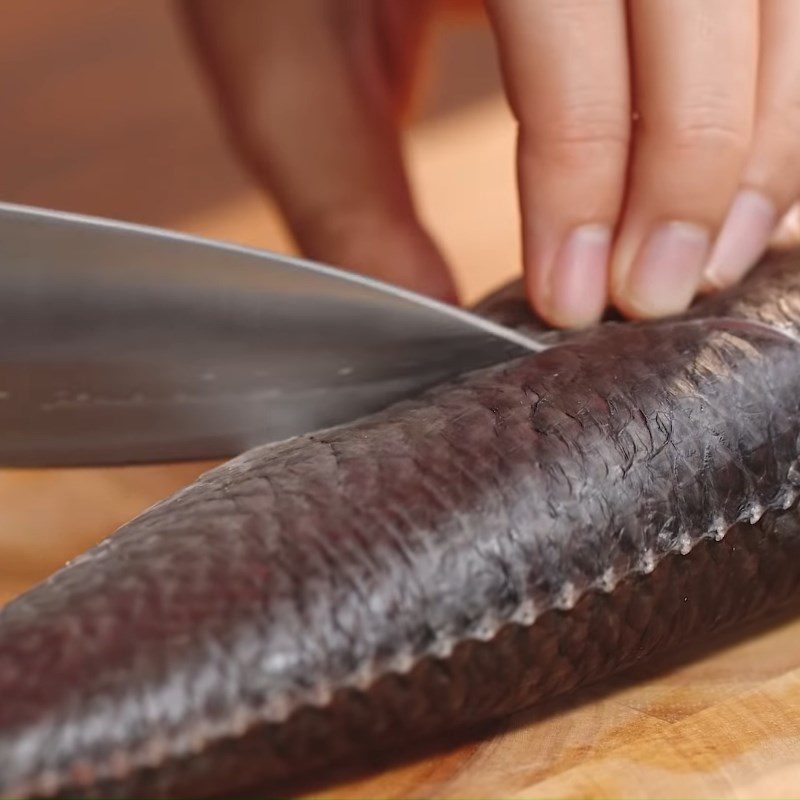 Step 1 Prepare and marinate the snakehead fish Steamed snakehead fish with soy sauce